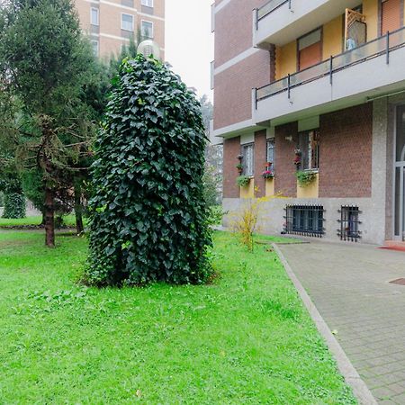 Mini Loft Linate Airport And Blu Metro Milão Exterior foto
