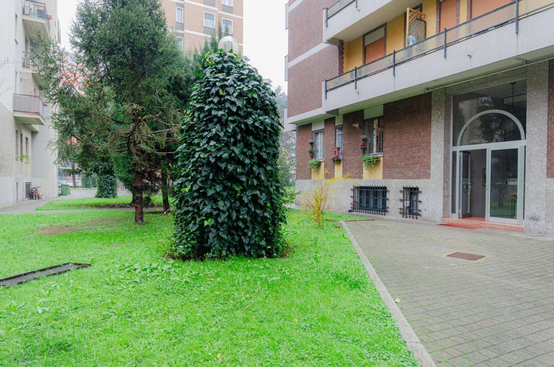 Mini Loft Linate Airport And Blu Metro Milão Exterior foto